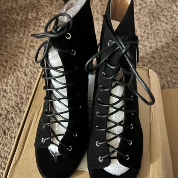 Journee Collection Posey Black Open Toe Lace Up Bootie Sandals - Picture 1 of 3